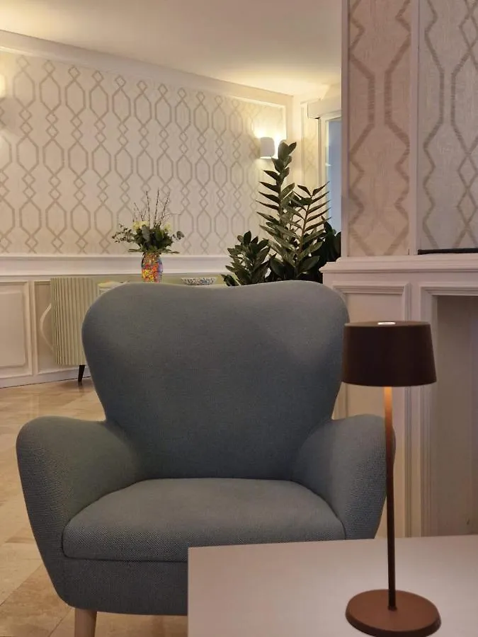 Hotel Du Lac ガルドーネ・リヴィエラ 3*,  イタリア