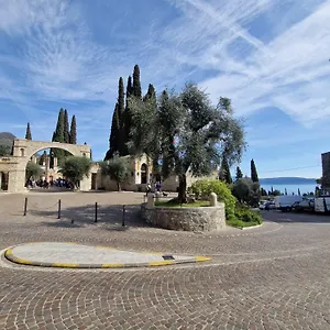Appartamento Al Vittoriale Da Maja