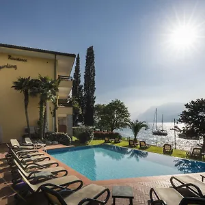 residence-sporting-malcesine.hotelinveneto.com/