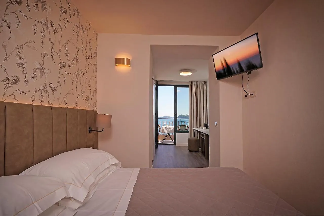 ***  Hotel Du Lac Gardone Riviera Italie