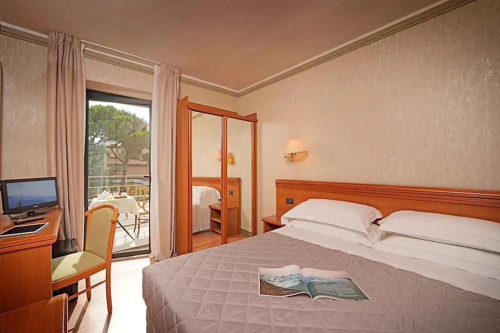 Hotel Du Lac Gardone Riviera 3*,  Italie