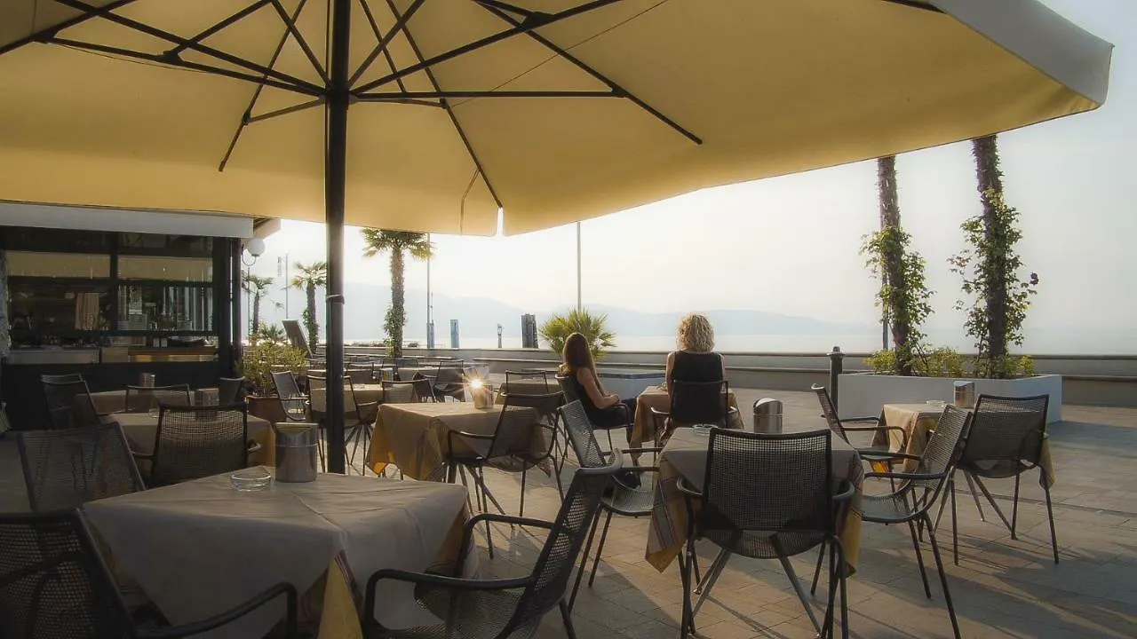 Hotel Du Lac Gardone Riviera 3*,