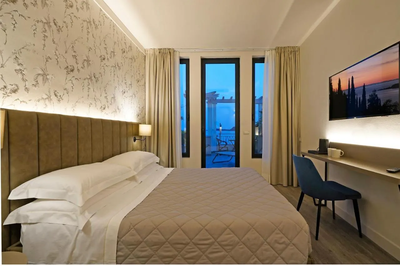 Hotel Du Lac Gardone Riviera